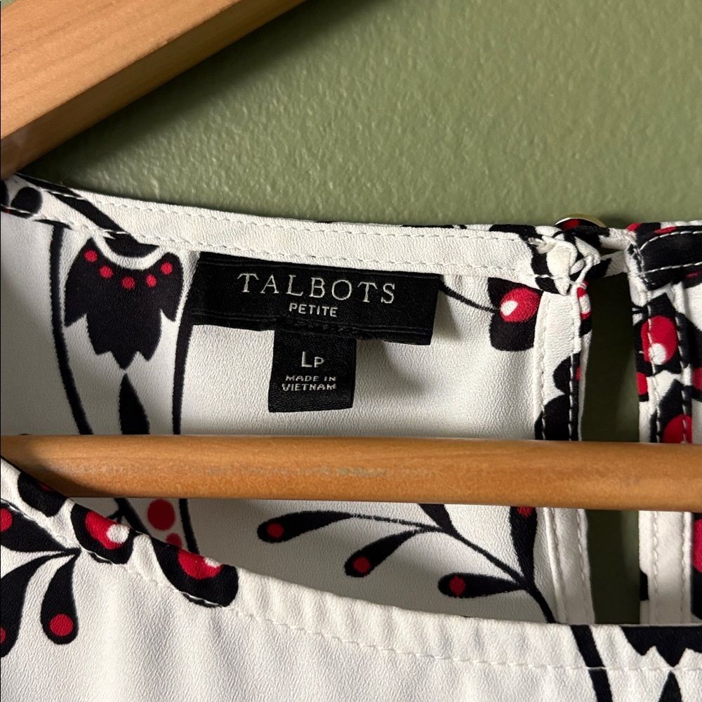 Talbots Crepe Top Berry Paisley White Red Floral Short Sleeve Blouse Sz LP - Picture 3 of 5